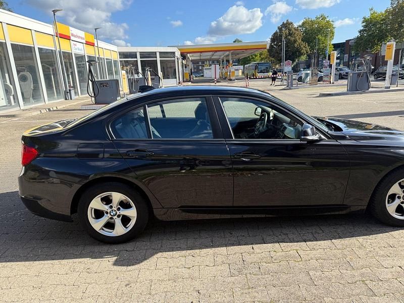 Gebraucht BMW 320 Efficient Dynamics 170 PS (125 kW) 2014 Schwarz Limousine