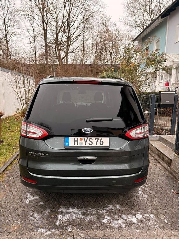Gebraucht Ford Galaxy 150 PS (110 kW) 2018 Grün Van / Kleinbus