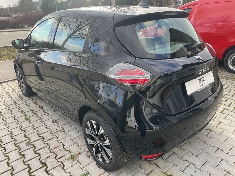 Second-hand Renault Zoe Evolution 50 kW (69 CP) 2023 Negru Hatchback