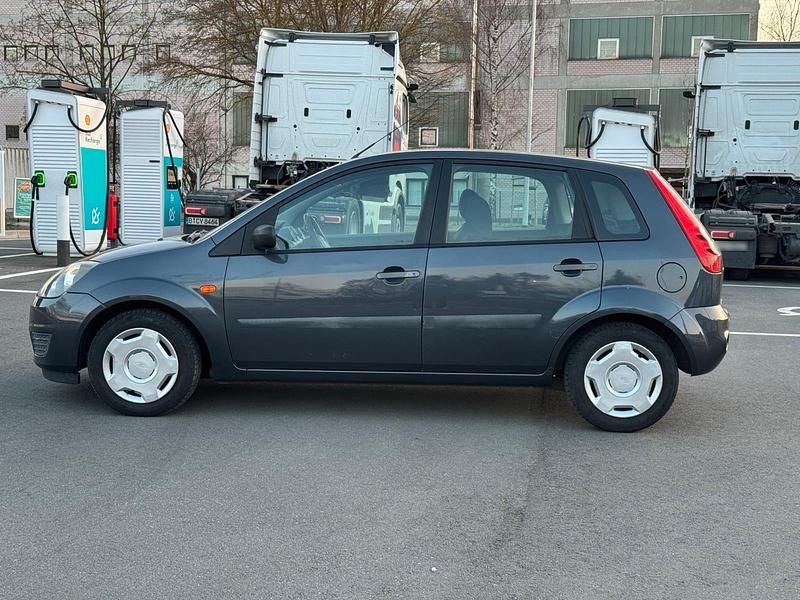 Gebraucht Ford Fiesta 69 PS (50 kW) 2007 Andere farben Kleinwagen