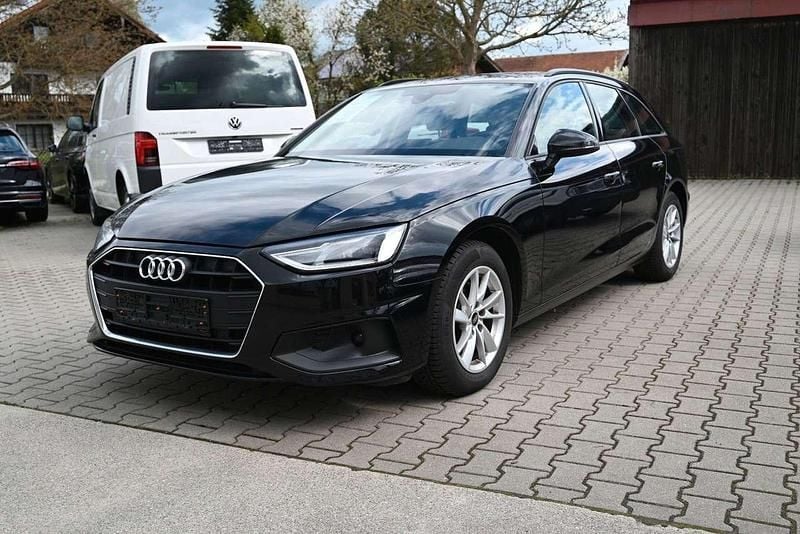 Gebraucht Audi A4 Basis 163 PS (119 kW) 2022 Schwarz Kombi