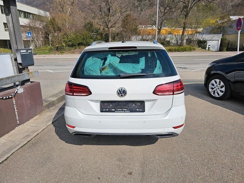 Gebraucht VW Golf VII Sound 150 PS (110 kW) 2018 Weiß Kombi