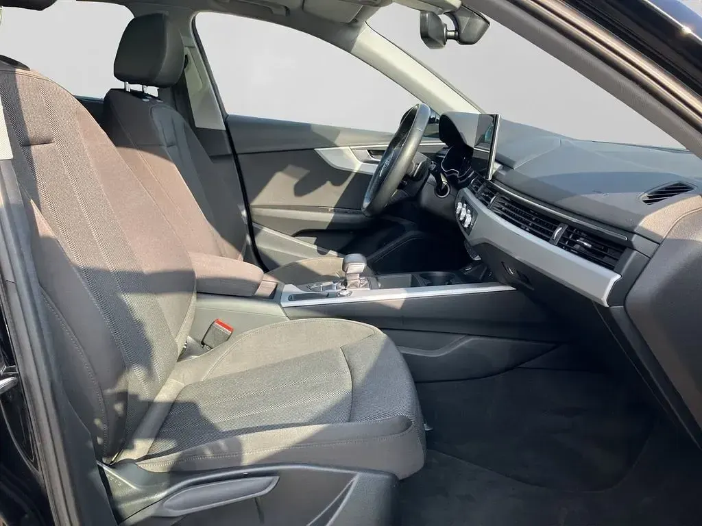 Second-hand Audi A4 150 CP (110 kW) 2022 Negru Break