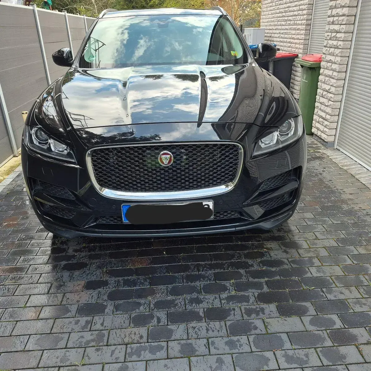 Gebraucht Jaguar F-Pace Portfolio 179 PS (131 kW) 2017 Schwarz SUV