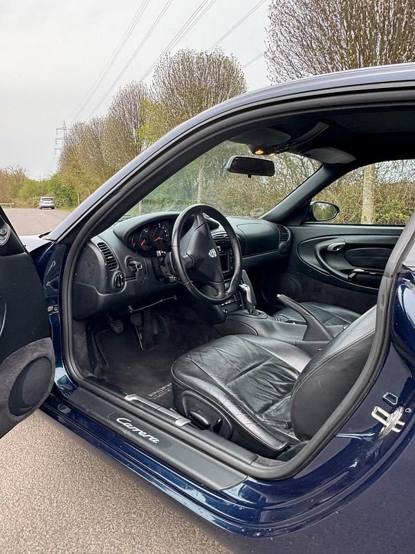 Gebraucht Porsche 996 300 PS (220 kW) 2000 Blau Coupé