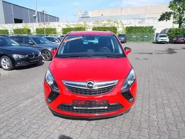 Gebraucht Opel Zafira Tourer Edition 136 PS (100 kW) 2016 Rot Van / Kleinbus