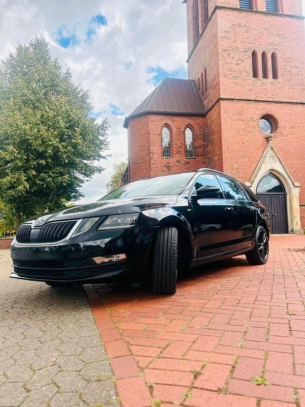 Schwarz Gebraucht 2019 Skoda Octavia Kombi | 15.000 € (Fairer Preis) - Bild 1/4