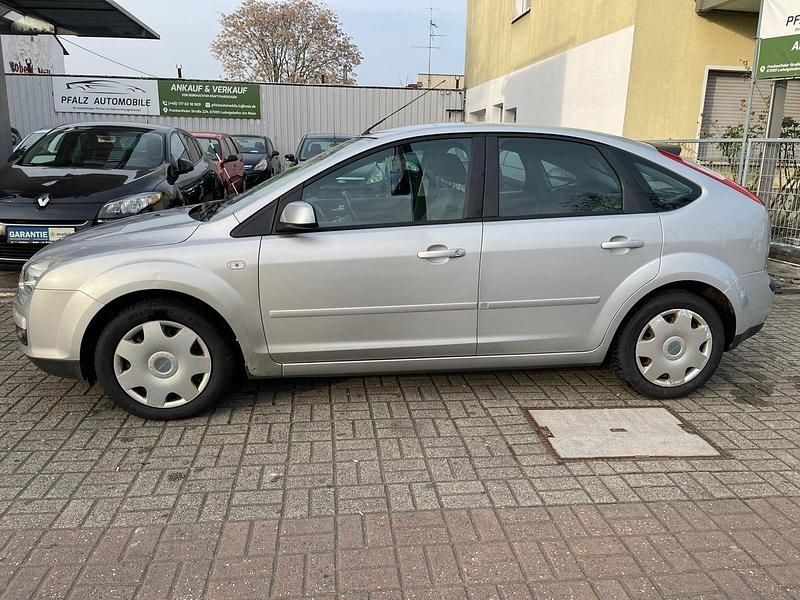 Second-hand Ford Focus Style 145 CP (106 kW) 2007 Argintiu Break