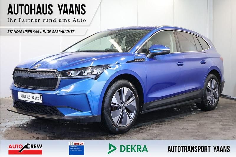 Modra race/race blue Gebraucht 2021 Skoda Enyaq iV Loft SUV | 22.489 € (Superpreis) - Bild 1/4
