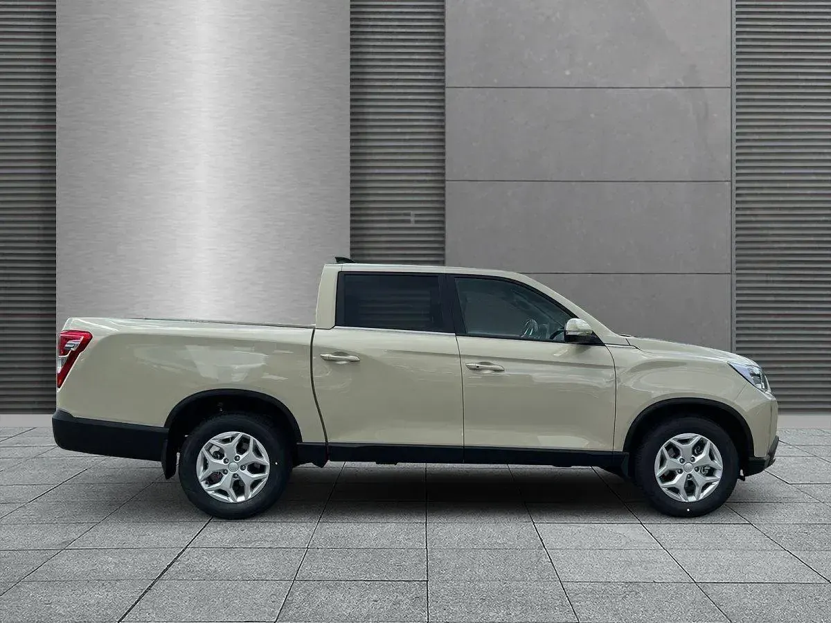 Neu KGM Musso 203 PS (149 kW) 2026 Sandstone beige Pickup