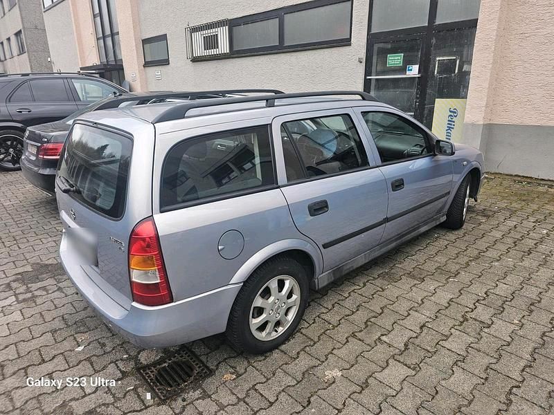 Gebraucht Opel Astra 90 PS (66 kW) 2001 Silber Kombi