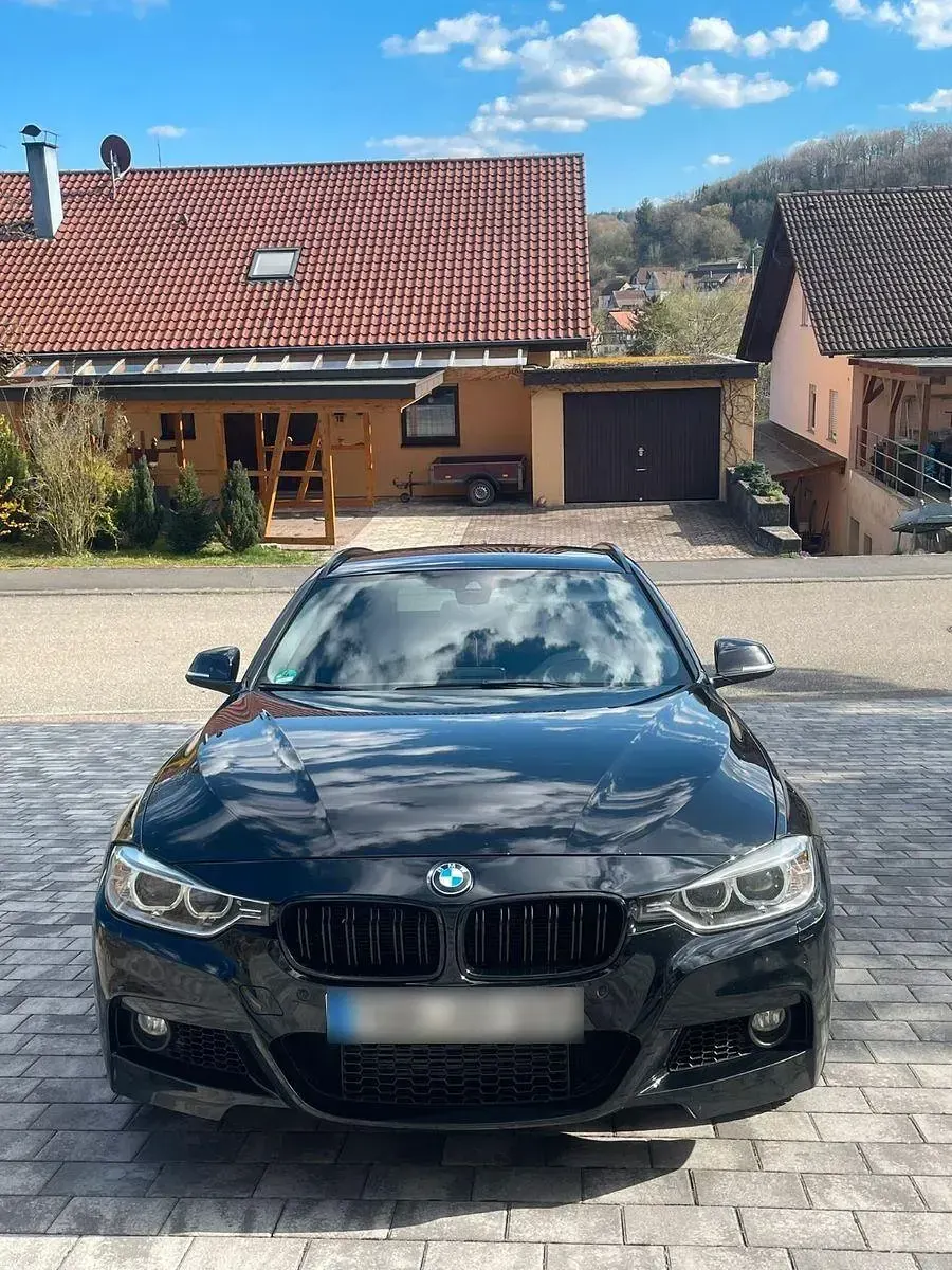 Gebraucht BMW 325 Sport Line 218 PS (160 kW) 2015 Schwarz Kombi