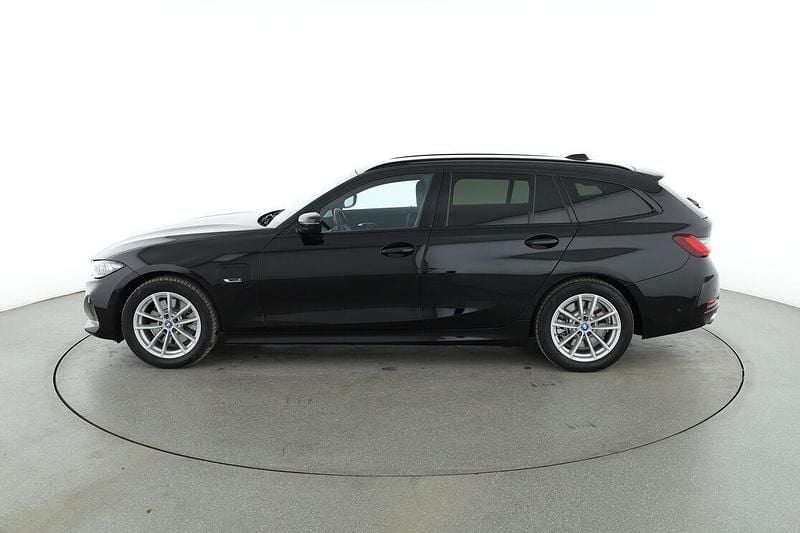 Gebraucht BMW 320e Comfort Edition 204 PS (150 kW) 2023 Schwarz Kombi