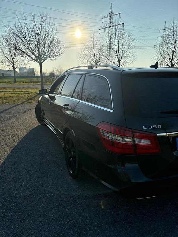 Gebraucht Mercedes E350 292 PS (214 kW) 2010 Schwarz Kombi