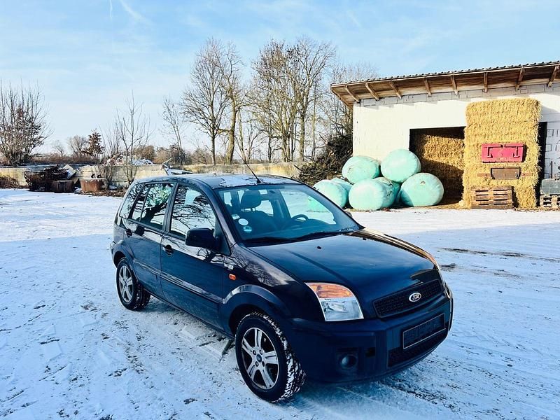 Gebraucht Ford Fusion 80 PS (58 kW) 2012 Kleinwagen