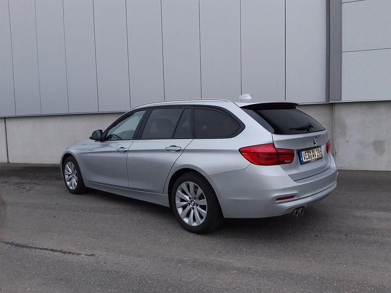 Gebraucht BMW 320 Advantage 184 PS (135 kW) 2018 Silber Kombi