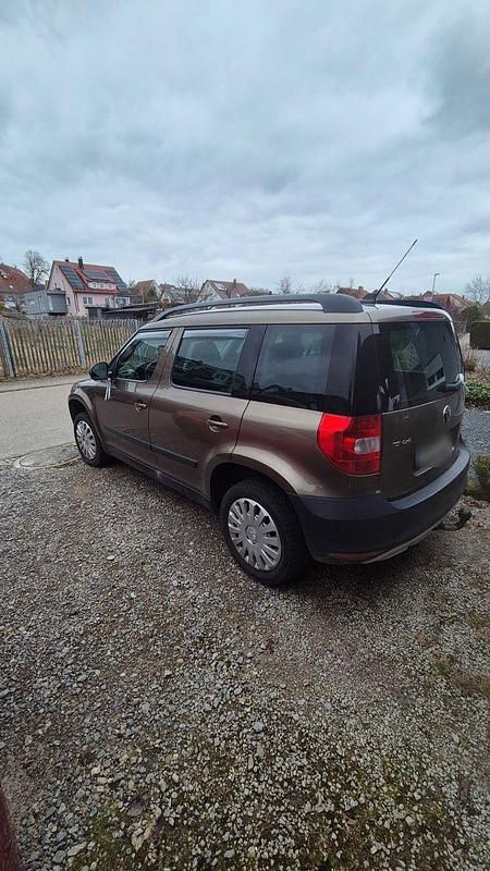 Gebraucht Skoda Yeti 140 PS (102 kW) 2012 Braun SUV