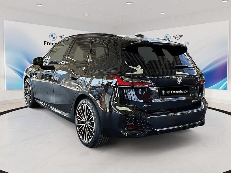 Gebraucht BMW 223 Active Tourer Performance 197 PS (144 kW) 2025 Black sapphire Van / Kleinbus