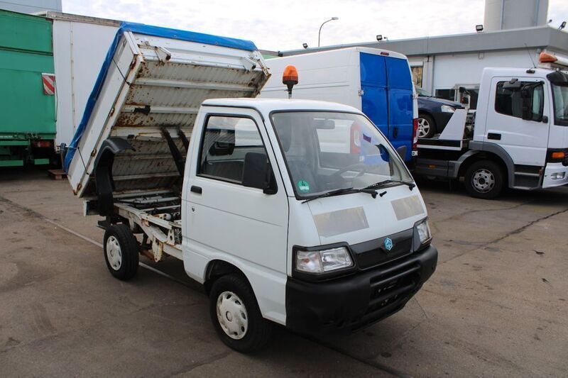 Weiß Gebraucht 2007 Piaggio Porter Van / Kleinbus | 6.900 € (Fairer Preis) - Bild 1/4