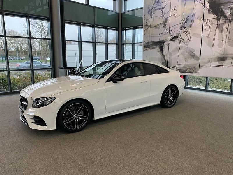 Weiß Gebraucht 2020 Mercedes E300 AMG Coupé | 36.000 € (Fairer Preis) - Bild 1/4