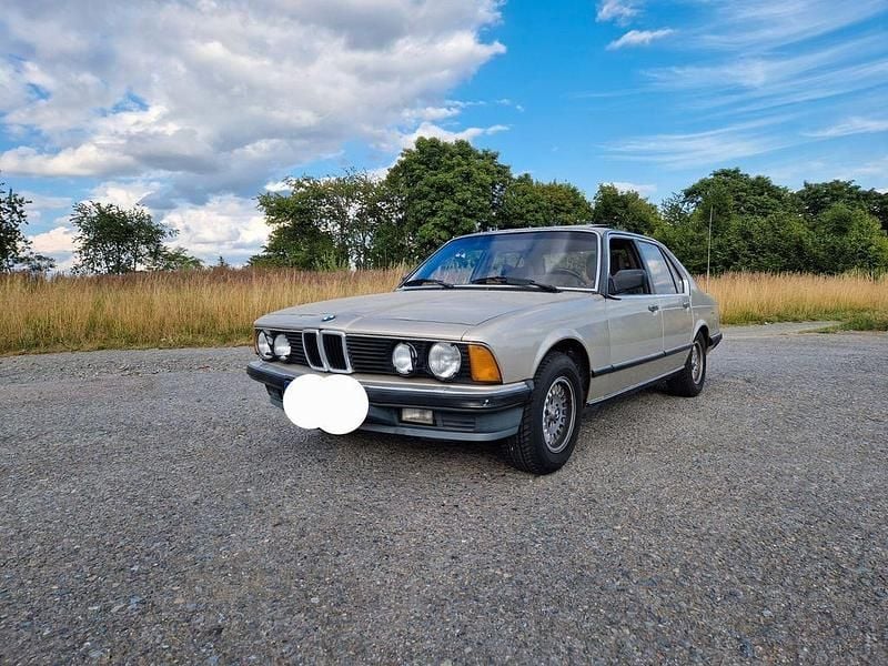 Beige Gebraucht 1985 BMW 735 Limousine | 5.880 € - Bild 1/4