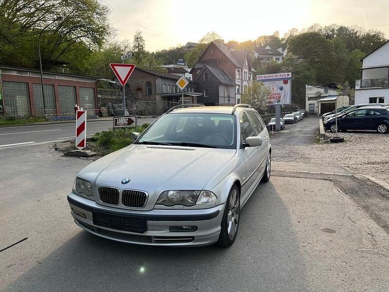Second-hand BMW 330 231 CP (169 kW) 2000 Argintiu Break