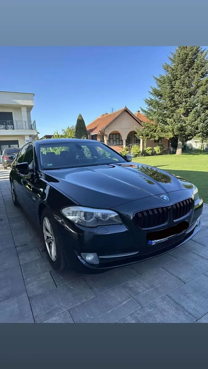 Second-hand BMW 520 184 CP (135 kW) 2012 Negru Berlinǎ