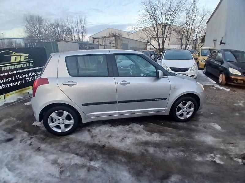 Gebraucht Suzuki Swift 92 PS (67 kW) 2007 Silber Kleinwagen