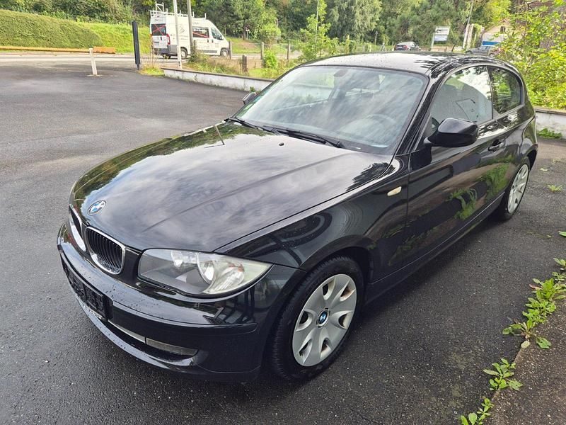 Schwarz Gebraucht 2010 BMW 116 Kleinwagen | 2.500 € (Superpreis) - Bild 1/4