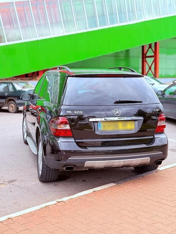 Gebraucht Mercedes ML320 200 PS (147 kW) 2006 SUV