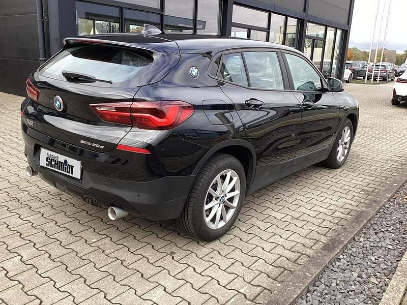 Schwarz uni Gebraucht 2021 BMW X2 Advantage SUV | 29.890 € (Fairer Preis) - Bild 1/4