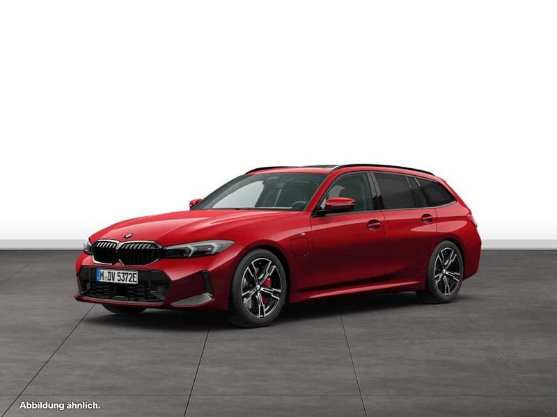Rot Gebraucht 2024 BMW 330e Kombi | 53.077 € - Bild 1/3