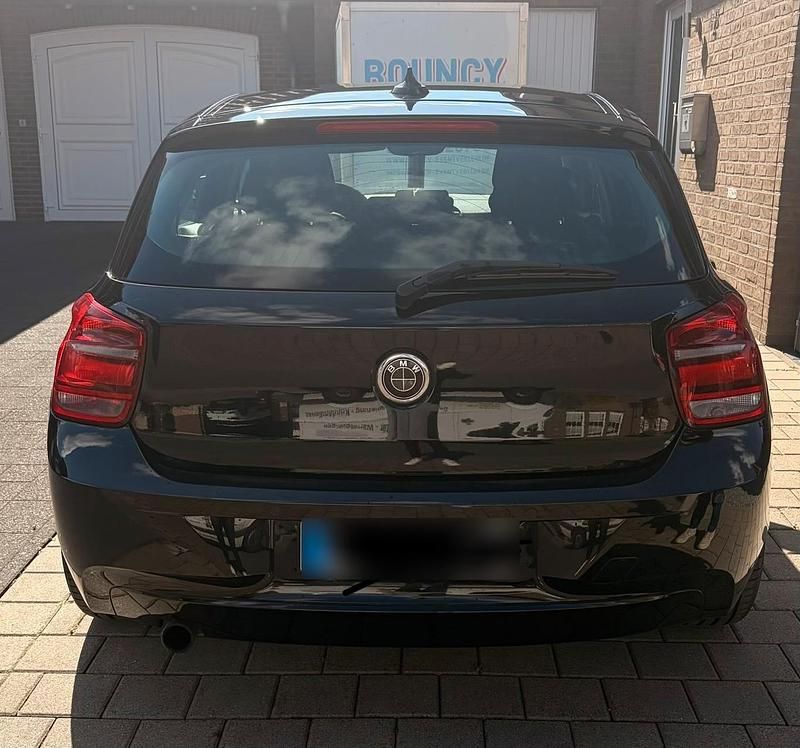 Gebraucht BMW 116 136 PS (100 kW) 2011 Schwarz Kleinwagen