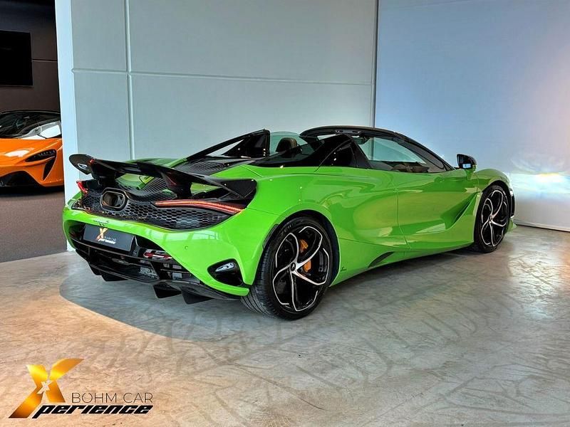 Gebraucht McLaren 750S 751 PS (552 kW) 2024 Grün Cabrio