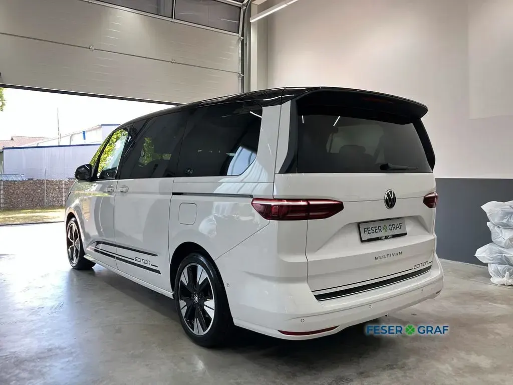 Gebraucht VW Multivan Life 150 PS (110 kW) 2025 Weiß Van / Kleinbus