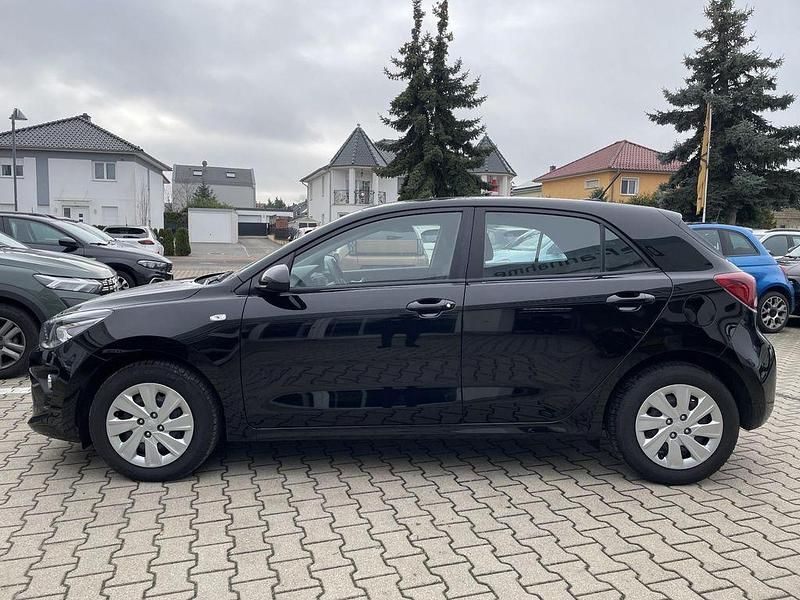 Gebraucht Kia Rio Edition 7 84 PS (61 kW) 2023 Auroraschwarz metallic Limousine