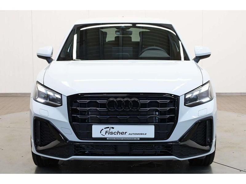 Neu Audi Q2 S-Line 150 PS (110 kW) 2025 Schwarz SUV