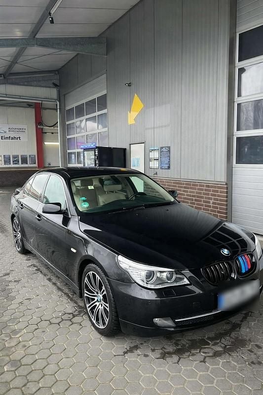 Gebraucht BMW 520 177 PS (130 kW) 2009 Schwarz Limousine