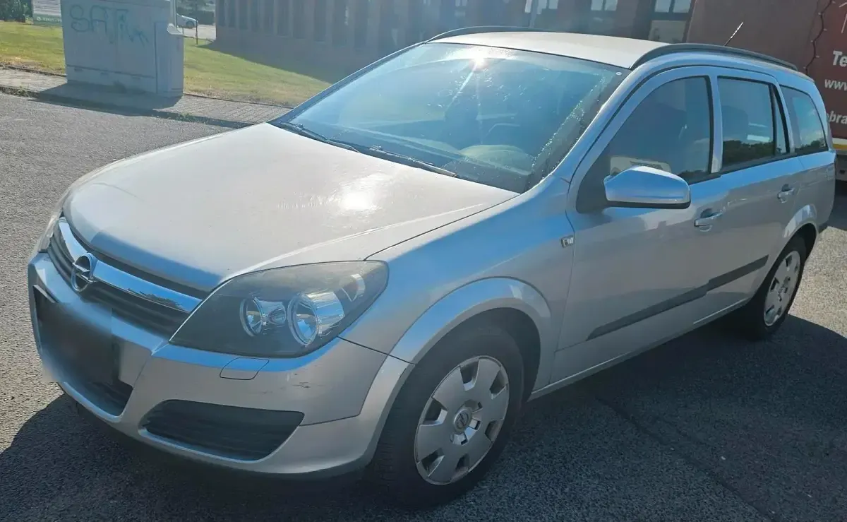 Gebraucht Opel Astra 90 PS (66 kW) 2006 Silber Kombi
