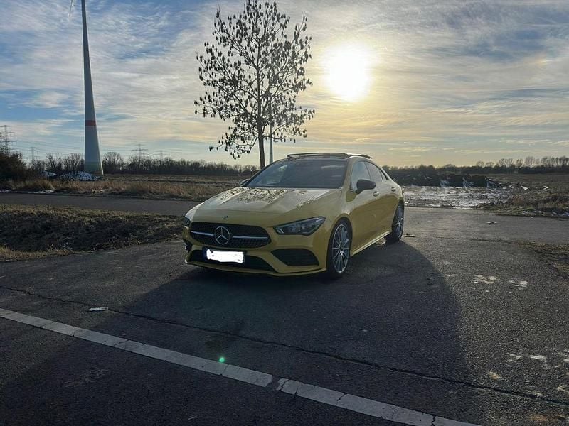 Gebraucht Mercedes CLA200 AMG line 163 PS (119 kW) 2021 Gelb Limousine