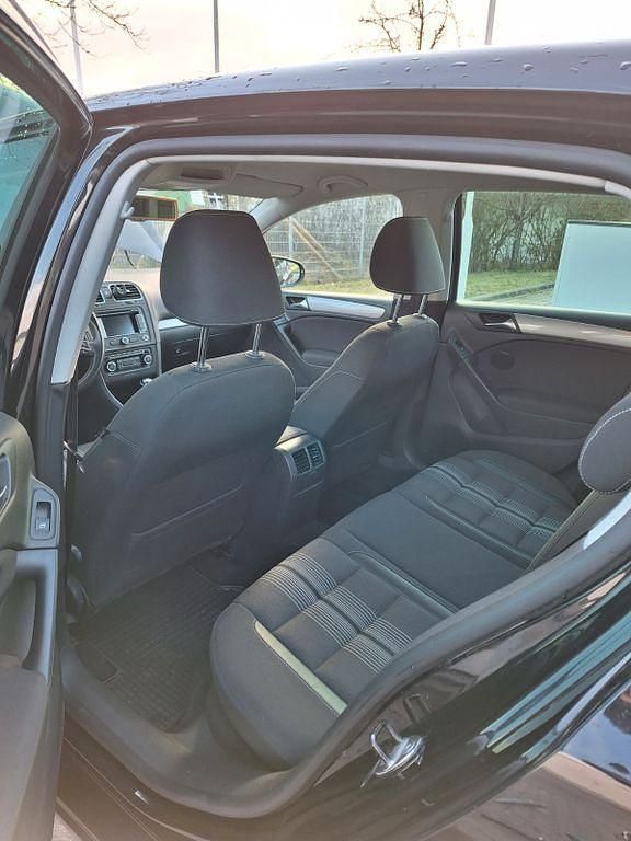 Gebraucht VW Golf VII Match 105 PS (77 kW) 2012 Schwarz Limousine