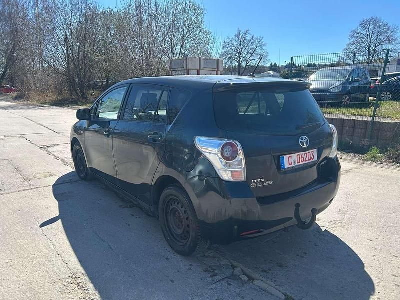 Gebraucht Toyota Verso Travel 126 PS (92 kW) 2012 Dk. steel mc. Van / Kleinbus