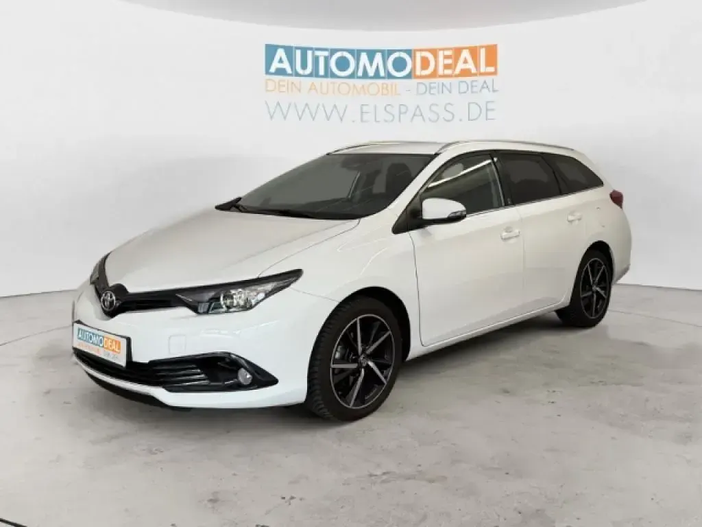 Gebraucht Toyota Auris Team 116 PS (85 kW) 2019 Weiss Kleinwagen