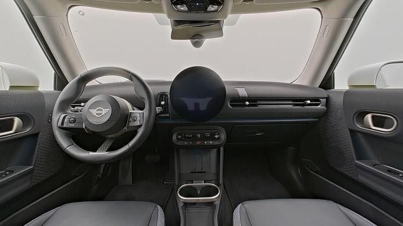 Second-hand Mini Cooper Classic 156 CP (114 kW) 2025 Galben Hatchback