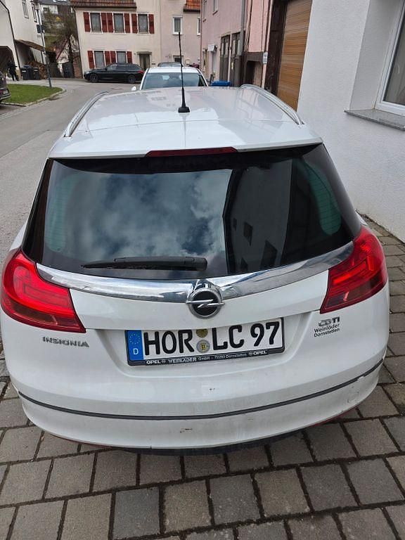 Gebraucht Opel Insignia Edition 163 PS (119 kW) 2013 Weiß Kombi