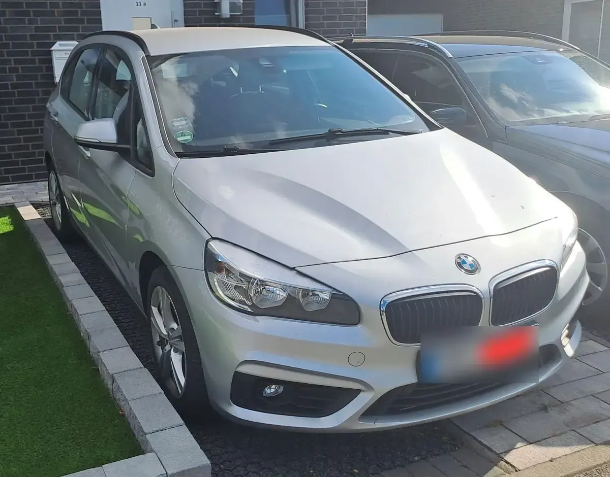 Gebraucht BMW 218 Active Tourer 136 PS (100 kW) 2017 Silber Van / Kleinbus