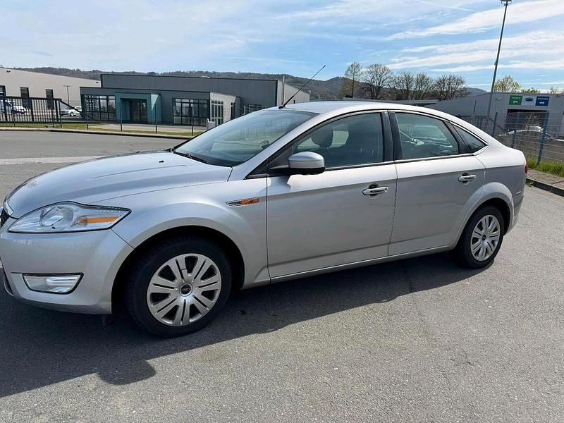 Gebraucht Ford Mondeo 110 PS (80 kW) 2008 Silber Limousine