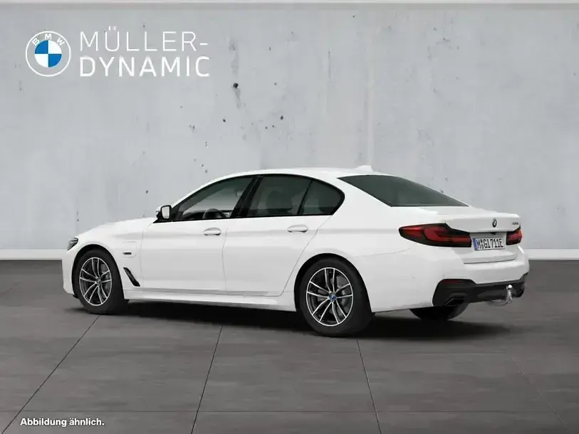 Gebraucht BMW 530e M Sport 292 PS (214 kW) 2022 Alpinweiß uni Limousine