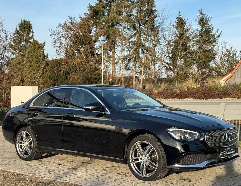 Gebraucht Mercedes E200 AMG 160 PS (117 kW) 2021 Schwarz Limousine