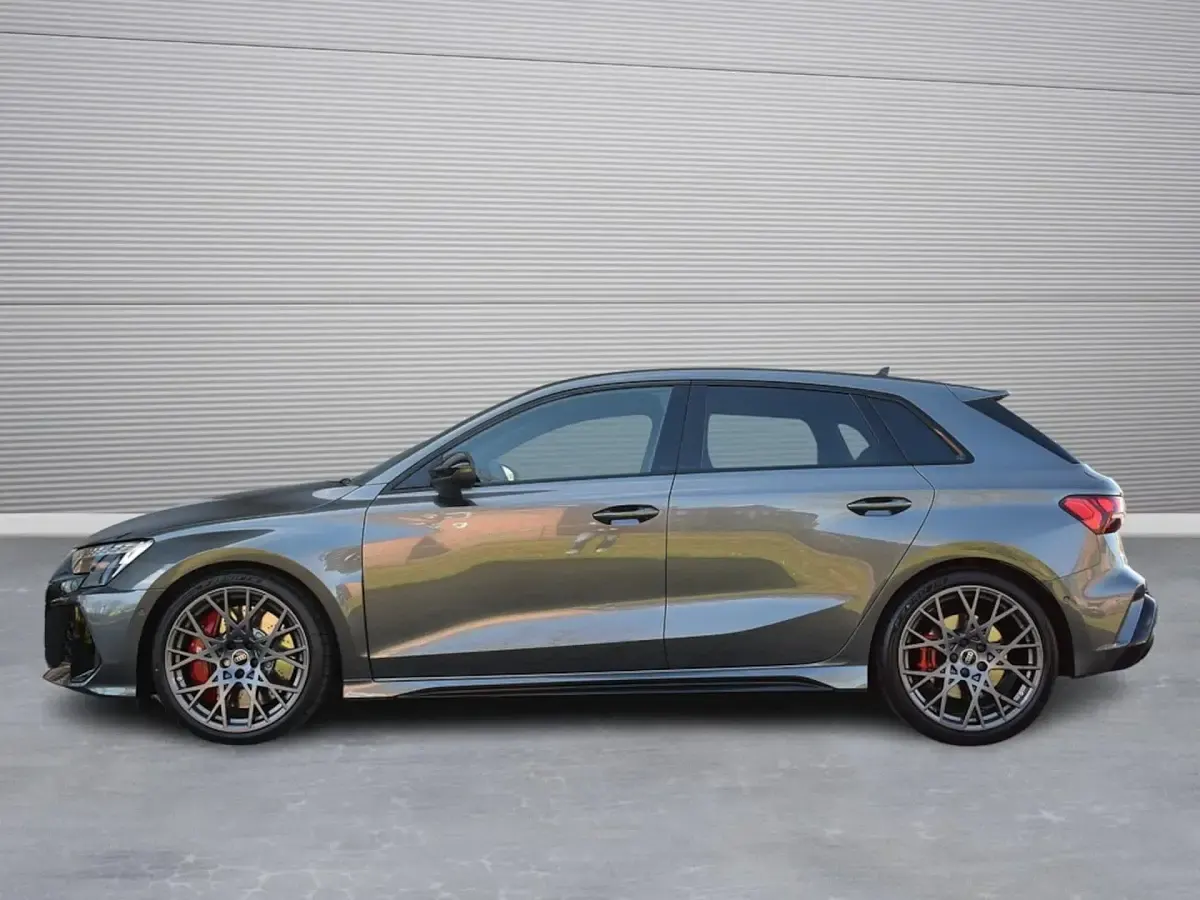 Gebraucht Audi RS3 Sportback Ambiente 400 PS (294 kW) 2025 Daytonagrau perleffekt Kleinwagen
